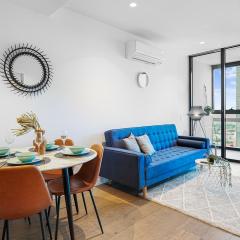 Elegant High Rise 2 Bed Apt near Melb CBD RMIT
