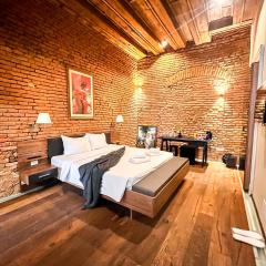 Times Square - Boutique Accommodation in the heart of Old Town