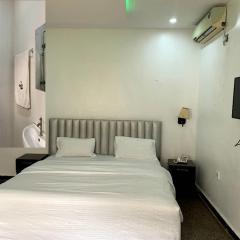 White House Hotel