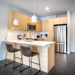 Luxury Apt Downtown