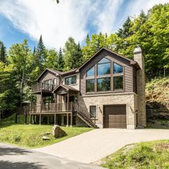 Chalet Manitonga Ensuites Only Hot tub & Indoor Sauna