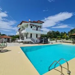Villa ChrysPa Attica