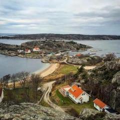 Skärgårdsparadis i Strömstad i anslutning till strand och hamn