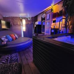 Resort Style Outdoor Hut with 5 Star Amenities