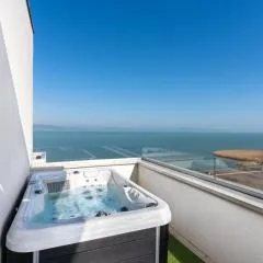 Sunset LakeView with Jacuzzi
