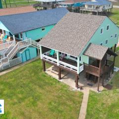 Dolphins Beach Cottage on the Beach - Sleeps 12