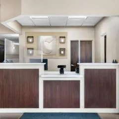 Comfort Inn & Suites North East