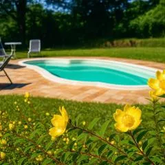 Casa il Girasole con piscina nelle Marche
