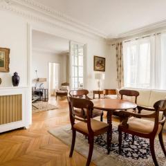 Chic Parisian Stay Trocadéro & Eiffel Tower