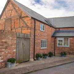The Old Storehouse - Luxury Retreat nr Chippenham with BBQ, Sleeps 12 and Dog-Friendly!