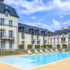 Apartment Le Château de Kergonano-25 by Interhome