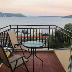 Lovely 2 bedroom studio apartment with a view!