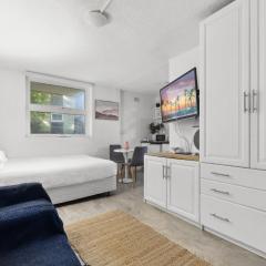 The SmilingStays - Chic Urban Paddington Escape