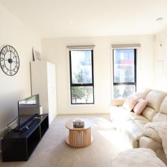 Cheltenham Southland Family Retreat Entire 3BR Endless Golfclubs and Beaches