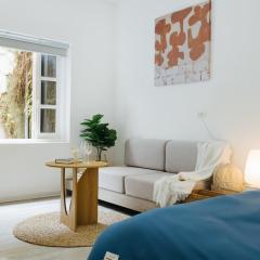 Holly's Tranquil Home with 2beds in Old Quarter