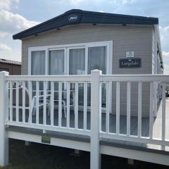 Paradise Palms - 35 Lancaster Crescent