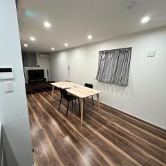 新築"Kaara"駅から2分 USJ空庭難波梅田まで10分!!まるごと一軒家貸し切り!!大人数宿泊可能!駐車場有