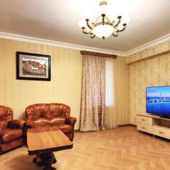 3 Bedroom Apartment on Chaikovski street