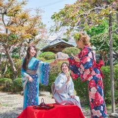 Newly opened special price ,Traditional Japanese house 130 m2 private,3 bedrooms,Fountain,Zen Japanese garden,2 free parking spaces