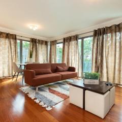 Monumental Garden Loft