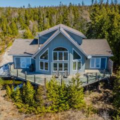 Driftwood Luxe Lakefront Retreat - Tobermory