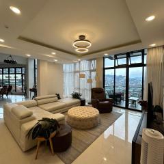 Cozy Modern 3BR Penthouse near Burnham with AC Wifi Netflix