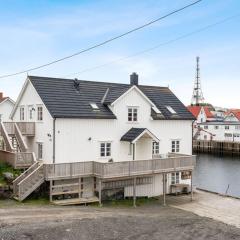 Henningsvær Harbour Haven