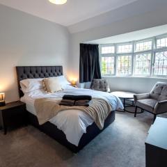 Modern Double Room with Broadband, Private TV and seating area - Room 3