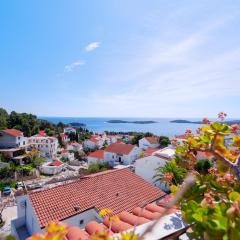 Ana del Sol - ZF Hvar