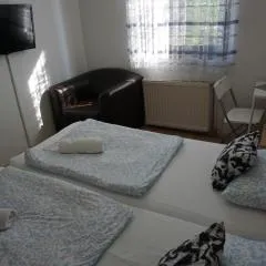 Május 1 Vendégház - Torony