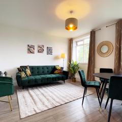 Sofia Place in Vauxhall - 3 Double Beds, 1 Sofa Bed, Spacious Property