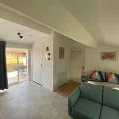 Cozy studio with terrace and view Collobrières