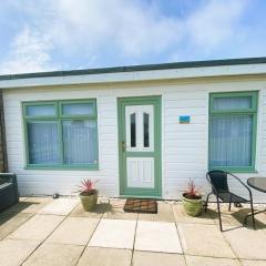 Relaxing family chalet in quiet area, short stroll to beach, nr to tranquil Norfolk Broads and Great Yarmouth