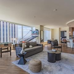 Elegant 22nd Flr HighRise DT, Gym, Pool, Parking, W-D