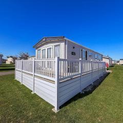 Lovely Caravan With Seaviews, Wi-Fi And Decking Near Pakefield Beach Ref 68040Cr