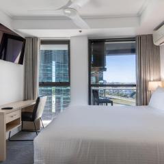 Private CBD Bedroom in a Shared Apartment on Brisbane River