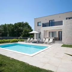 Premium Year-Round Poolside Villas