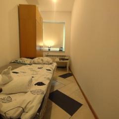 Hostel 01