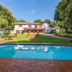 Burleigh Villa 7 Bedrooms & 6 Bathrooms