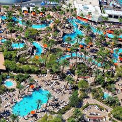 MGM Signature - NO FEEs, Free Valet, Lazy river View