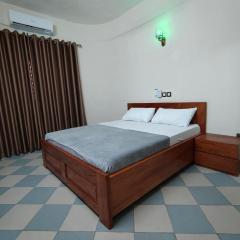 Executive Queen Size Room Saloon In Cotonou Benin