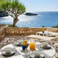 Sea frontline Apartment 'Faraona'. Pool. WIFI