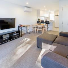 Modern 2 Bed City-Fringe - Carpark and Courtyard