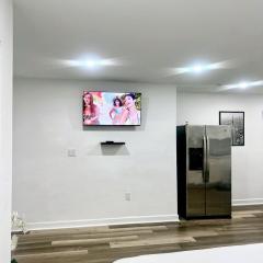Beautiful studio with private backyard