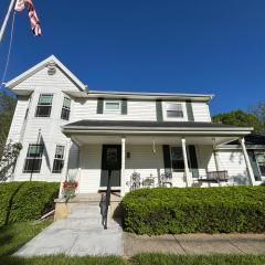 Bluegrass Resort - Nature rich escape, Between the Creation & ARK, Fully equipped kitchen, Pet friendly, Fire pit