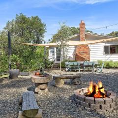 Cosy Family Farm Stay - Daily Animal Feeding