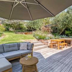 Sea Breeze by Coast Hosting