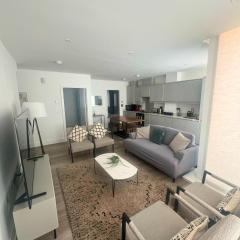 Aisiki Stays Apartments at Edgewood Mews, 2-Bedroom & 2-Bathroom, Pet-Friendly Townhouse near Finchley Central
