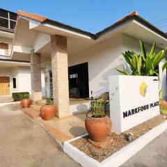 Mark Four Place Hotel