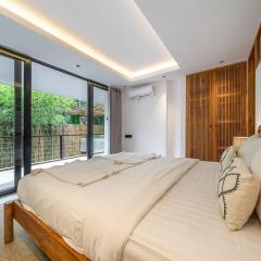 Happiness Apartment 3 - Private, Peaceful, Perfectly Located